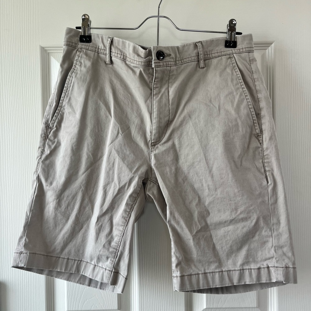 Murano Men’s Beige Dress Shorts - Size 32